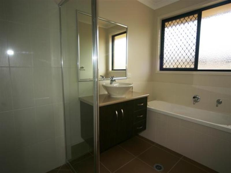 5 St Andrews Chase, Dalby QLD 4405