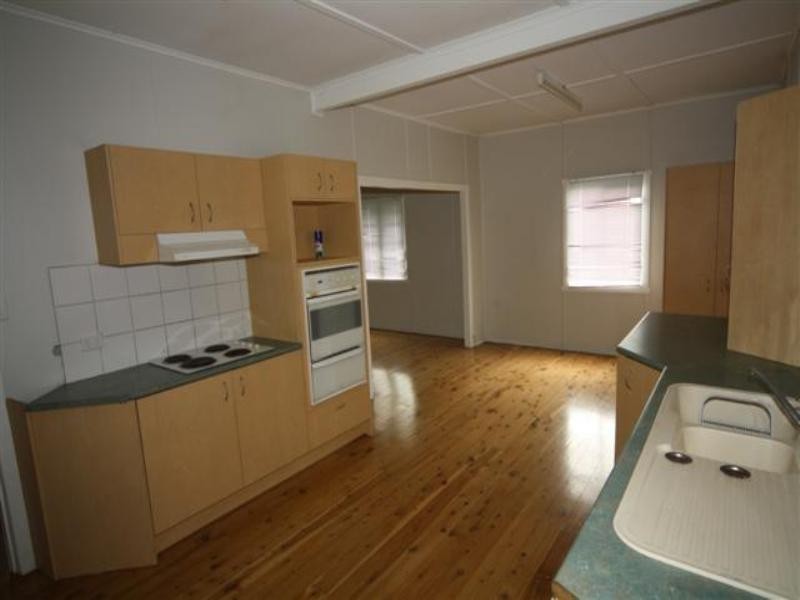 29 Edward Street, Dalby QLD 4405