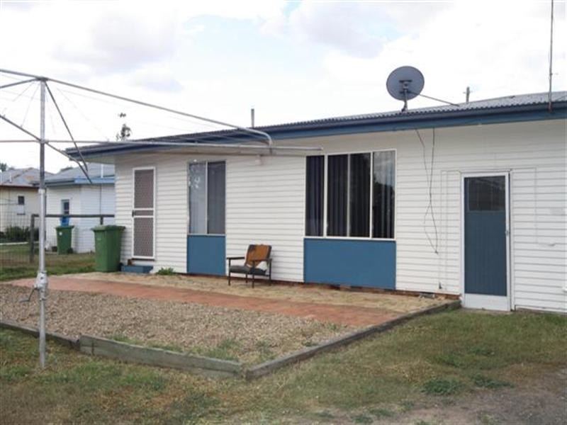 136 Drayton Street, Dalby QLD 4405