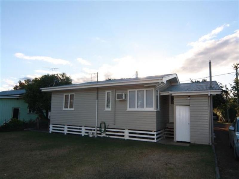 11 Homebush Street, Dalby QLD 4405