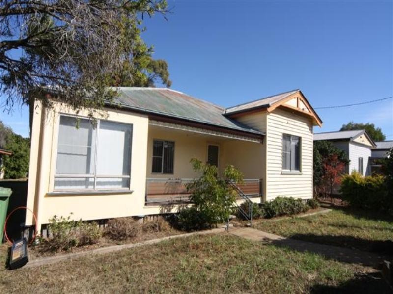 10 North Street, Dalby QLD 4405