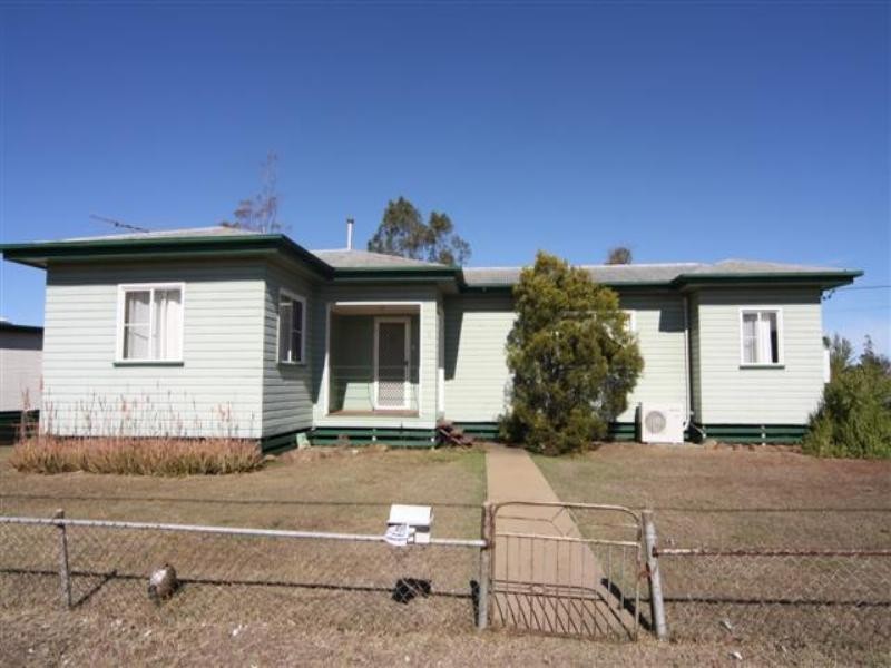 2 Blaxland Road, Dalby QLD 4405