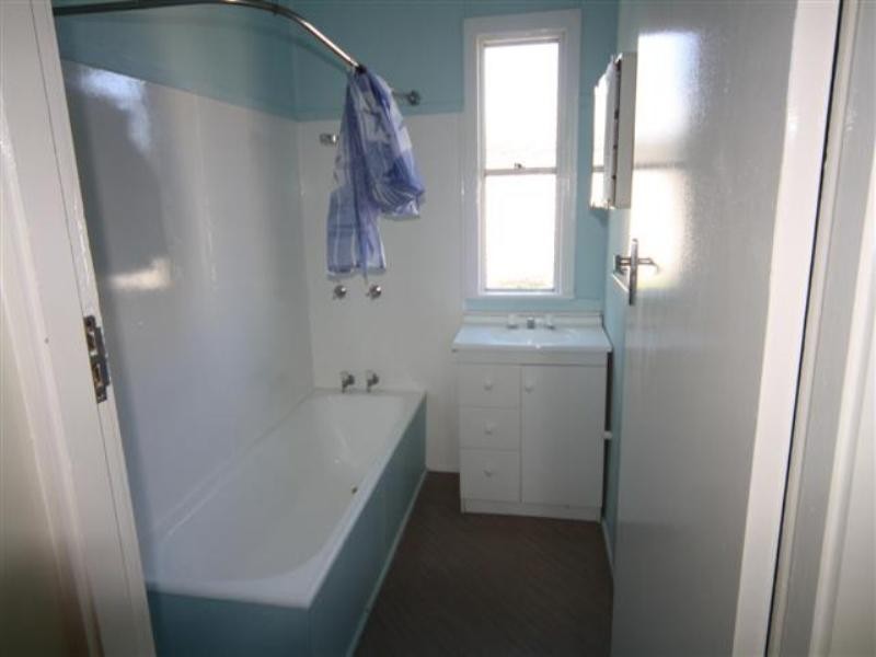 2 Blaxland Road, Dalby QLD 4405