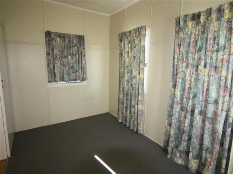 2 Blaxland Road, Dalby QLD 4405