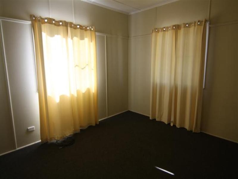 2 Blaxland Road, Dalby QLD 4405