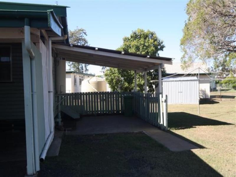 2 Blaxland Road, Dalby QLD 4405