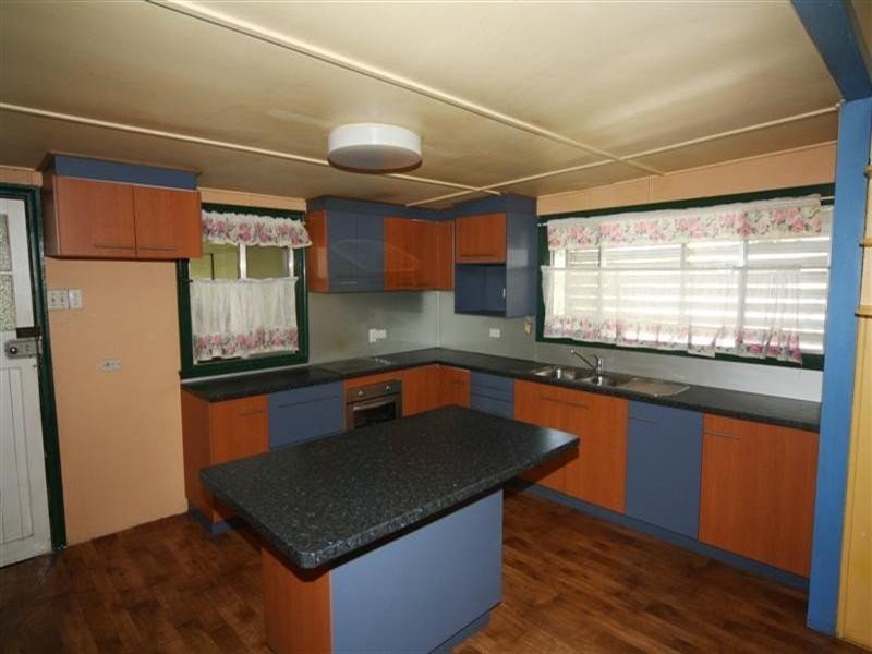 73 Nicholson Street, Dalby QLD 4405