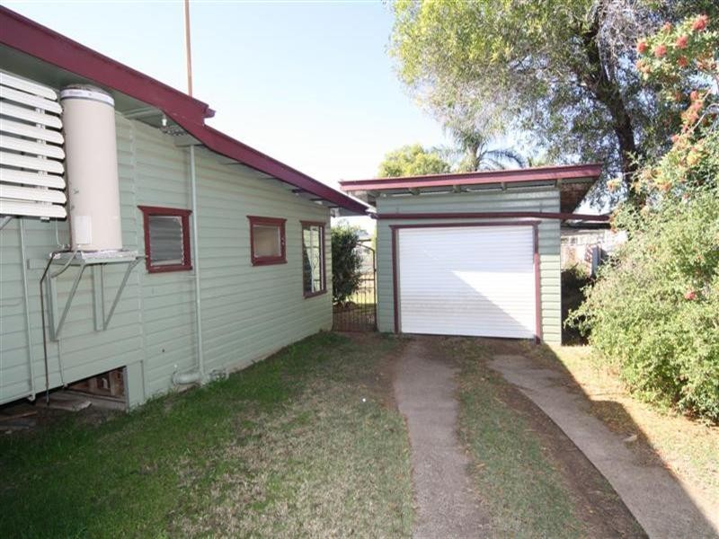 73 Nicholson Street, Dalby QLD 4405