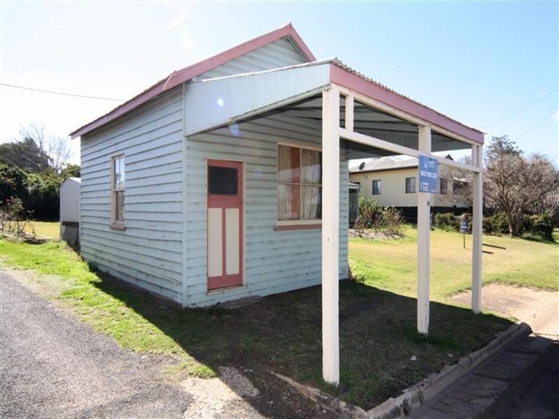 27 Taylor Street, Cecil Plains QLD 4407