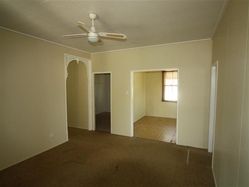 7 Lloyd Street, Dalby QLD 4405