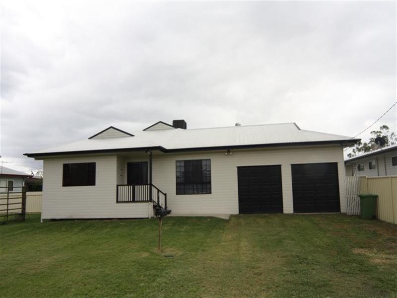88 Charles Street, Dalby QLD 4405