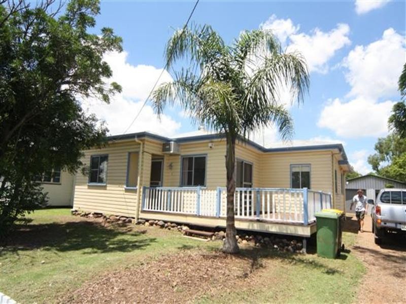 2 Palmer Street, Dalby QLD 4405