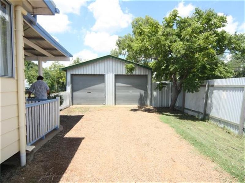 2 Palmer Street, Dalby QLD 4405