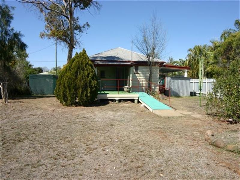 134 Pratten Street, Dalby QLD 4405