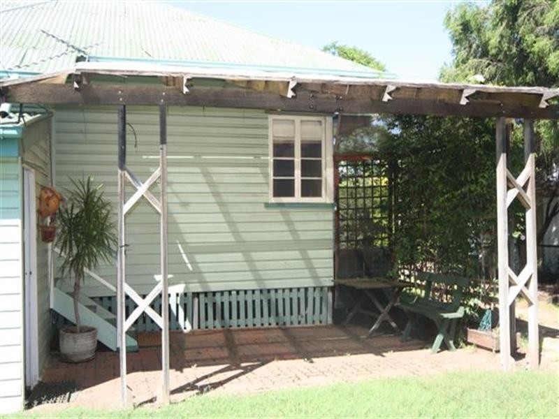 107 Edward Street, Dalby QLD 4405