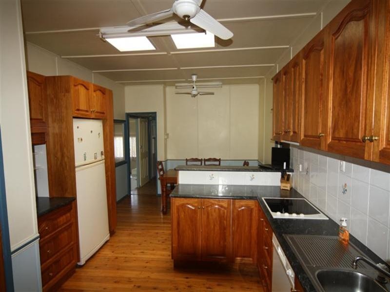 42 Palmer Street, Dalby QLD 4405