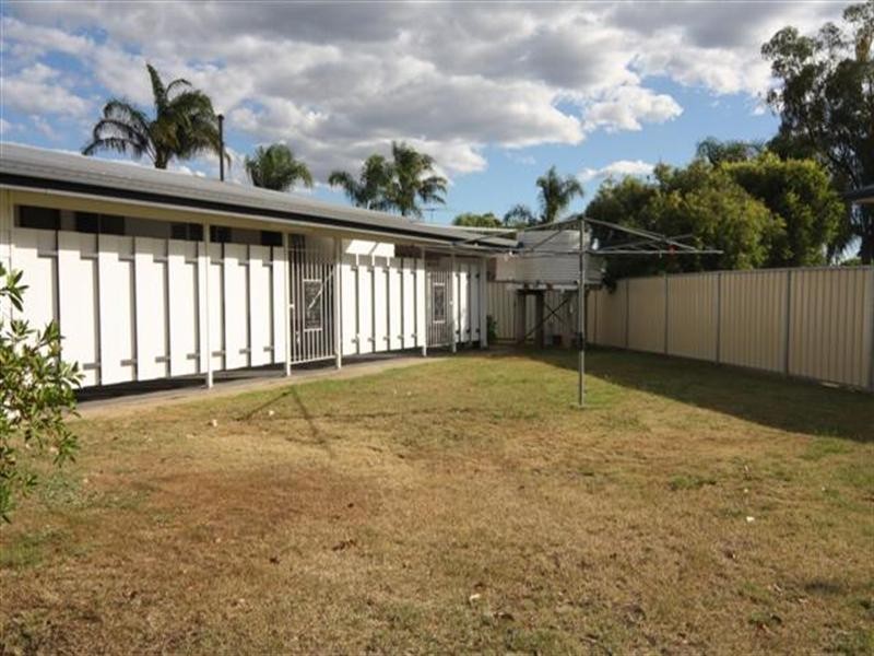 15 Wren Street, Dalby QLD 4405