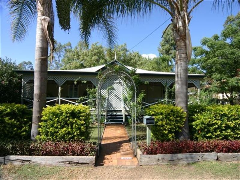 7 Wooburn Street, Dalby QLD 4405