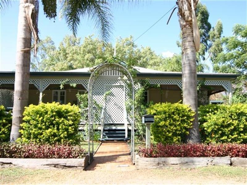 7 Wooburn Street, Dalby QLD 4405