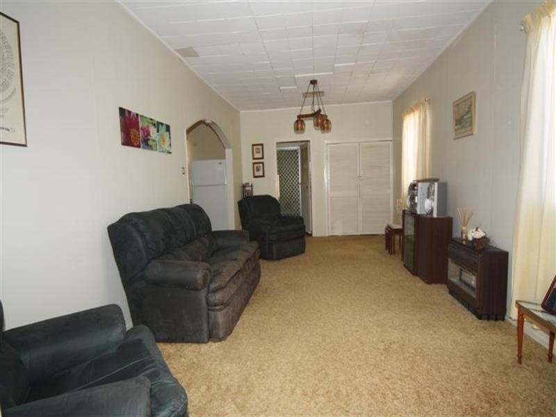 6 Clark Street, Dalby QLD 4405