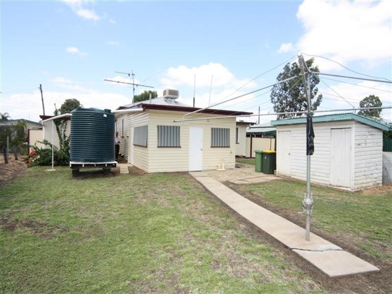 6 Clark Street, Dalby QLD 4405