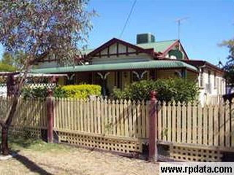 4 Bird Street, Dalby QLD 4405