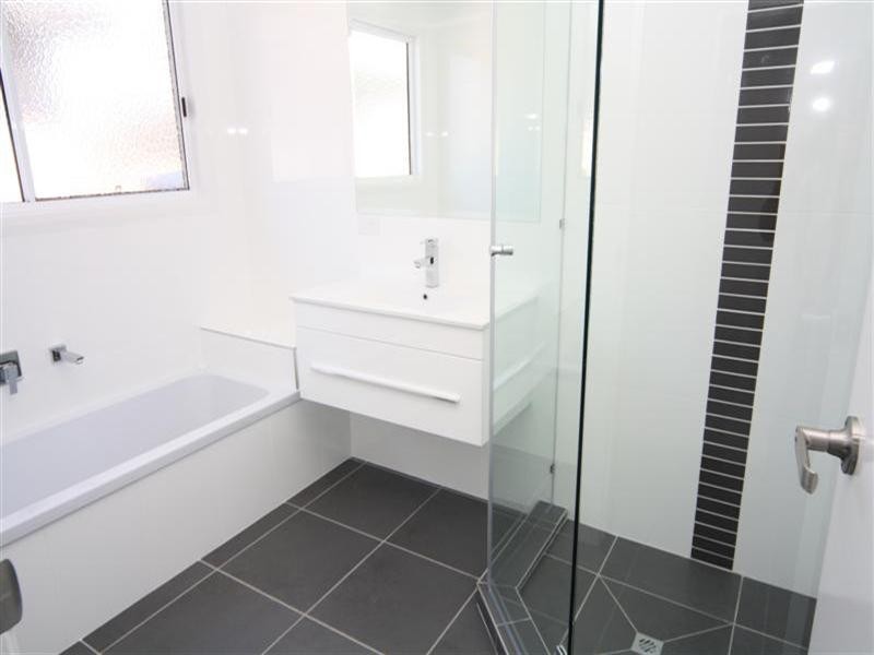 2/6 Jimbour Street, Dalby QLD 4405