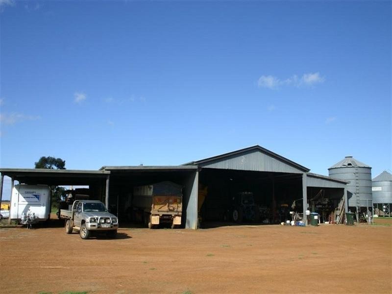 . BELAHVILLE, Jandowae QLD 4410