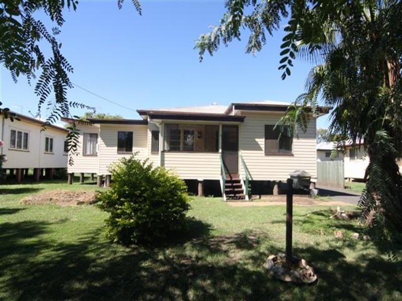 77 Myall Street, Dalby QLD 4405