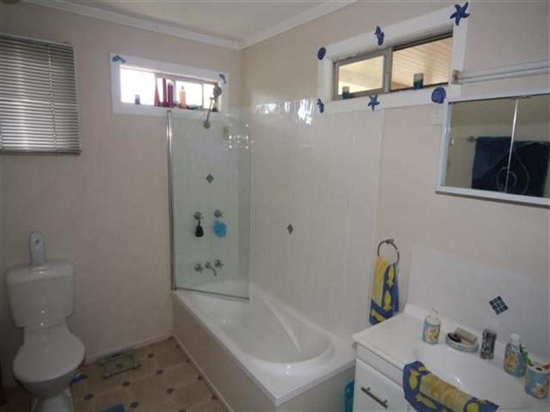 15 Swan Street, Dalby QLD 4405