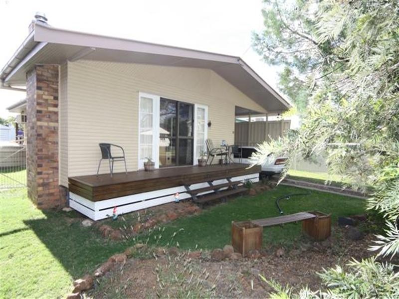 15 Swan Street, Dalby QLD 4405