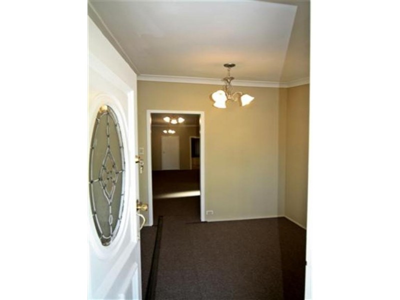 16 Bessie Street, Dalby QLD 4405