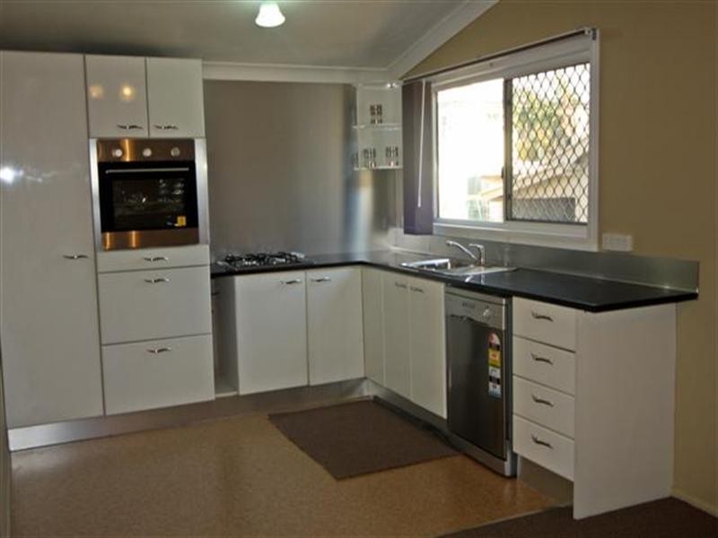 16 Bessie Street, Dalby QLD 4405