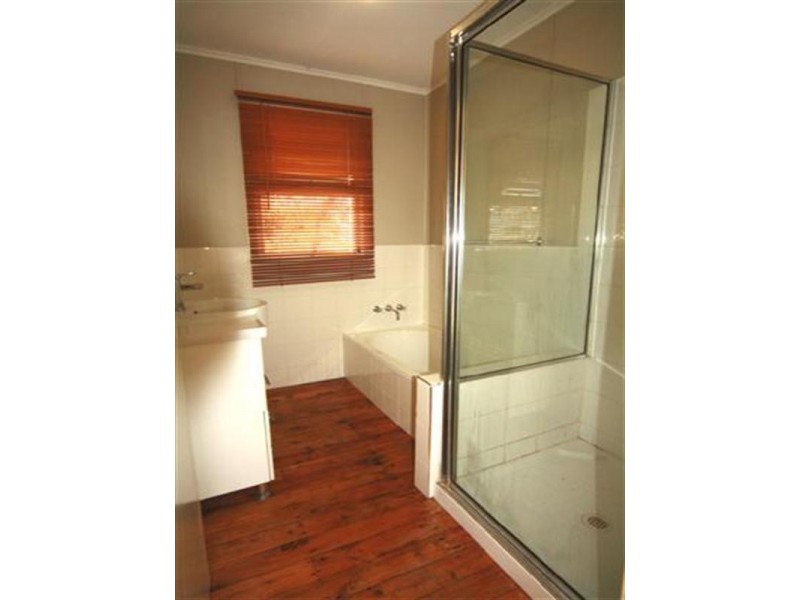 1 Knowles Street, Dalby QLD 4405