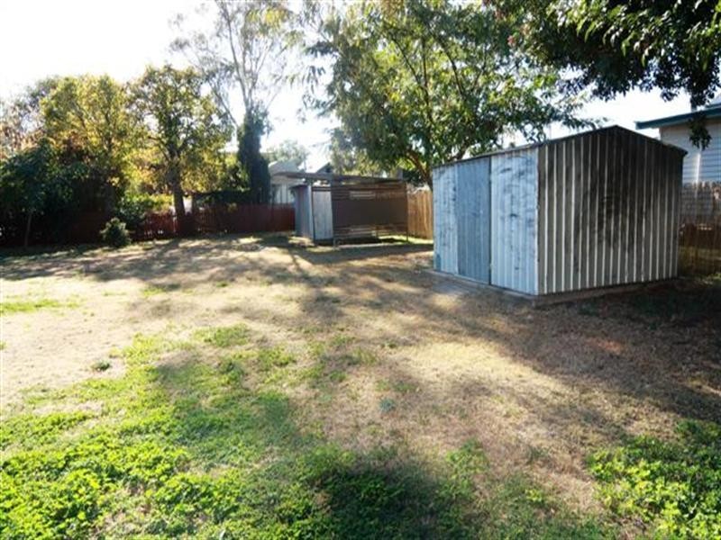 1 Knowles Street, Dalby QLD 4405