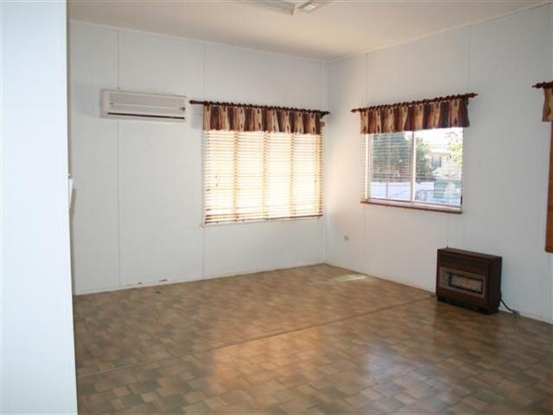 37 Hospital Road, Dalby QLD 4405