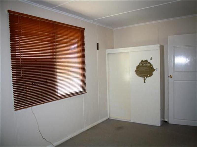 1 Knowles Street, Dalby QLD 4405