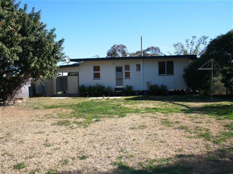 1 Knowles Street, Dalby QLD 4405