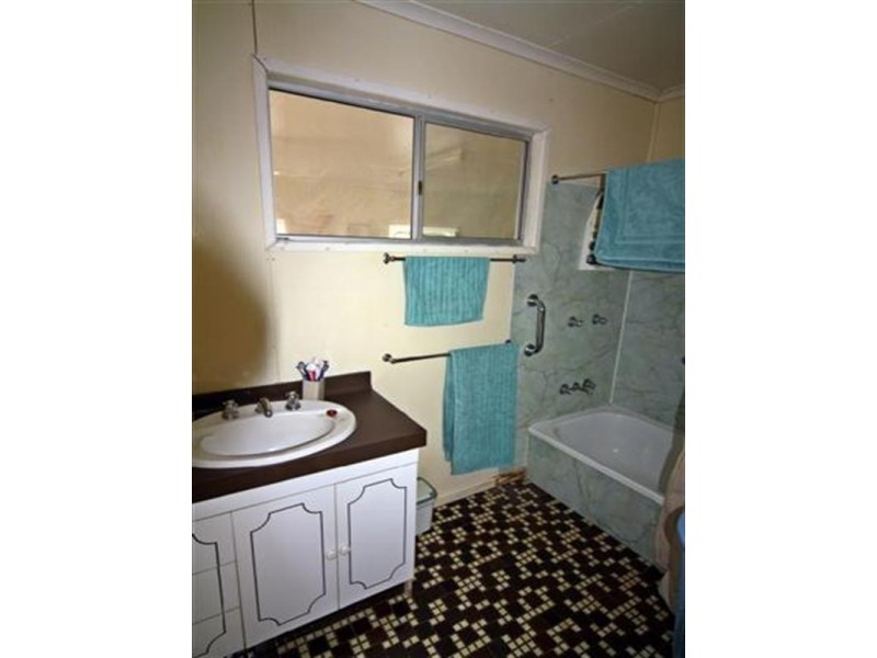 68 Bunya Street, Dalby QLD 4405