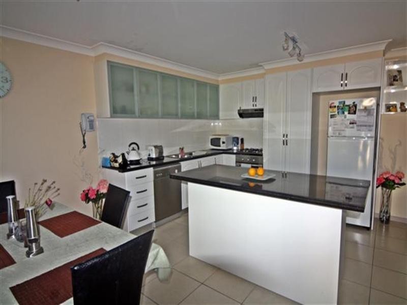 2/122 Edward Street, Dalby QLD 4405