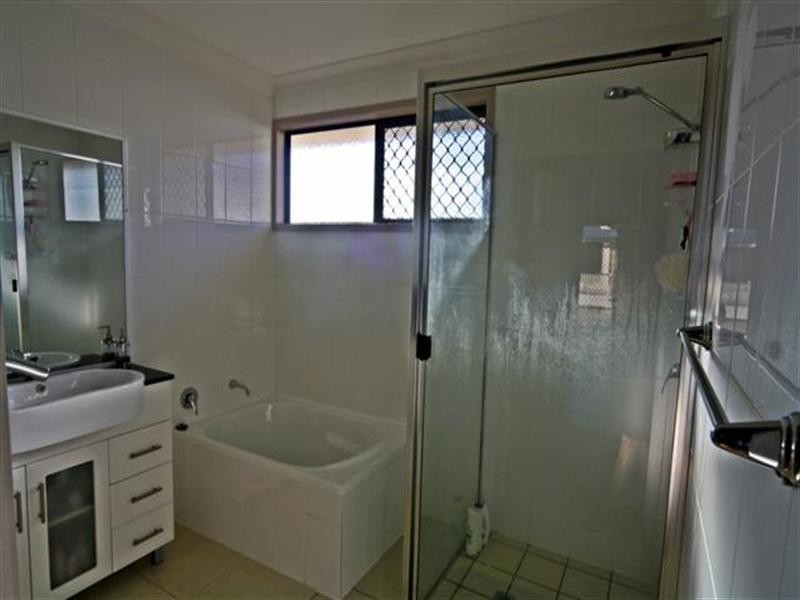 2/122 Edward Street, Dalby QLD 4405