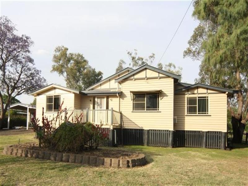 55 Edward Street, Dalby QLD 4405