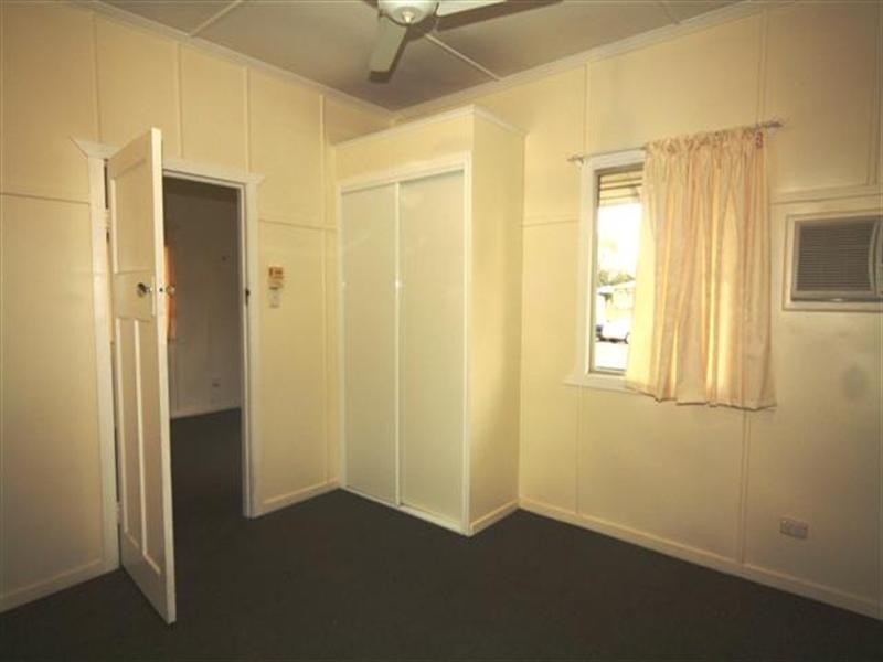 11 Nicholson Street, Dalby QLD 4405