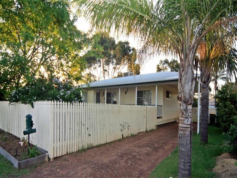 12 Lynette Street, Dalby QLD 4405