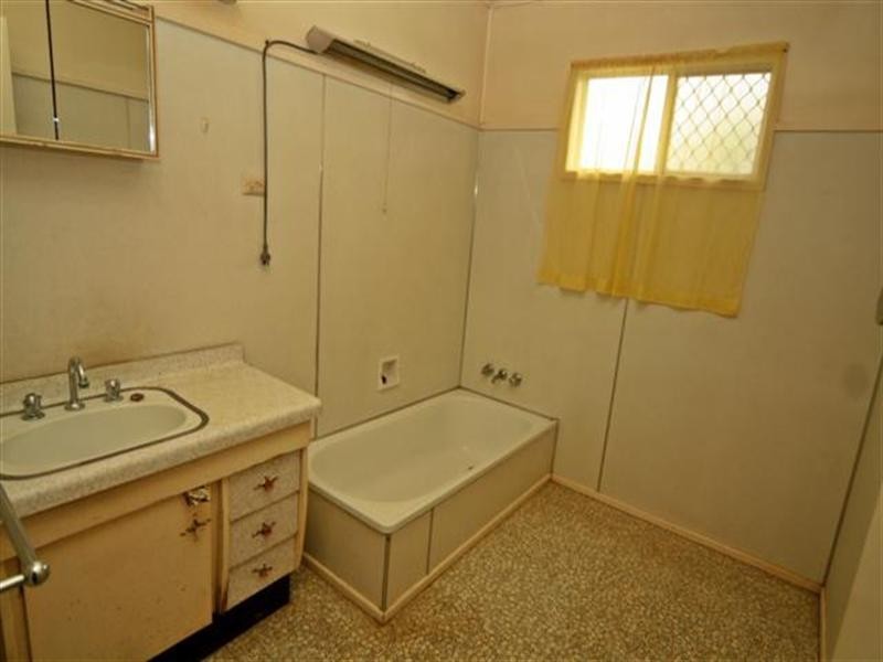 15 Moy Street, Dalby QLD 4405