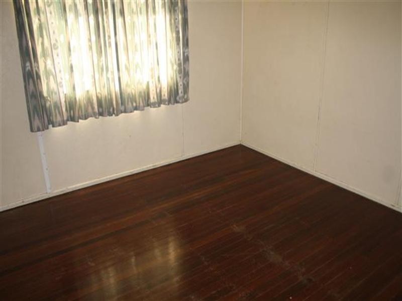 14 Scarlet Street, Dalby QLD 4405