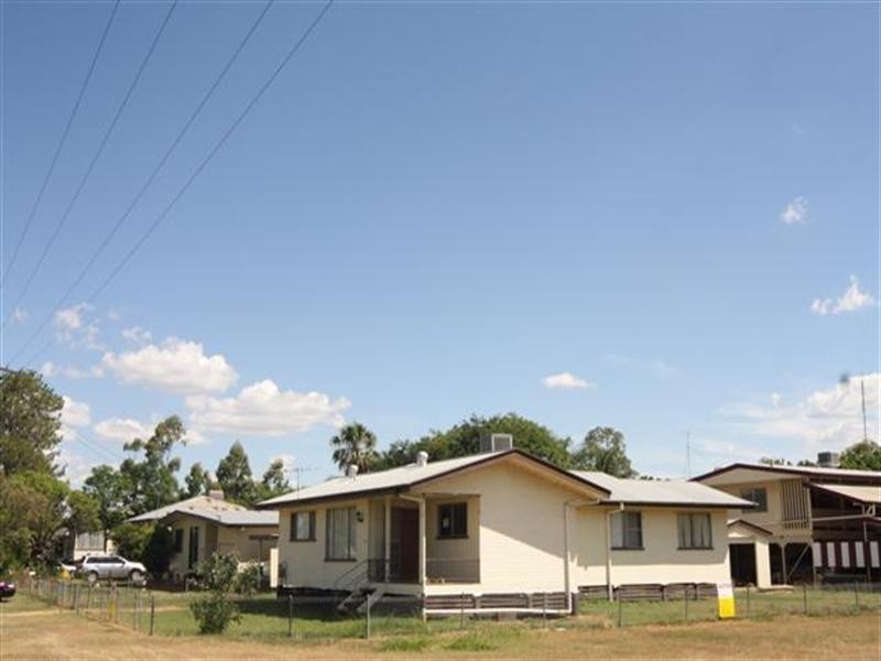 14 Scarlet Street, Dalby QLD 4405