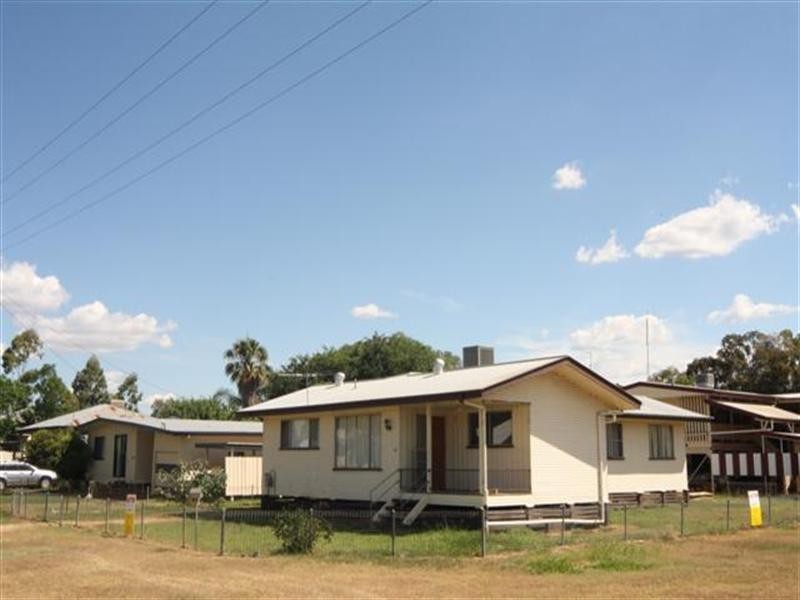 14 Scarlet Street, Dalby QLD 4405