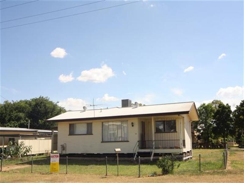 14 Scarlet Street, Dalby QLD 4405