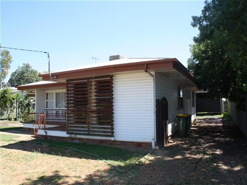 14 Hawthorne Street, Dalby QLD 4405